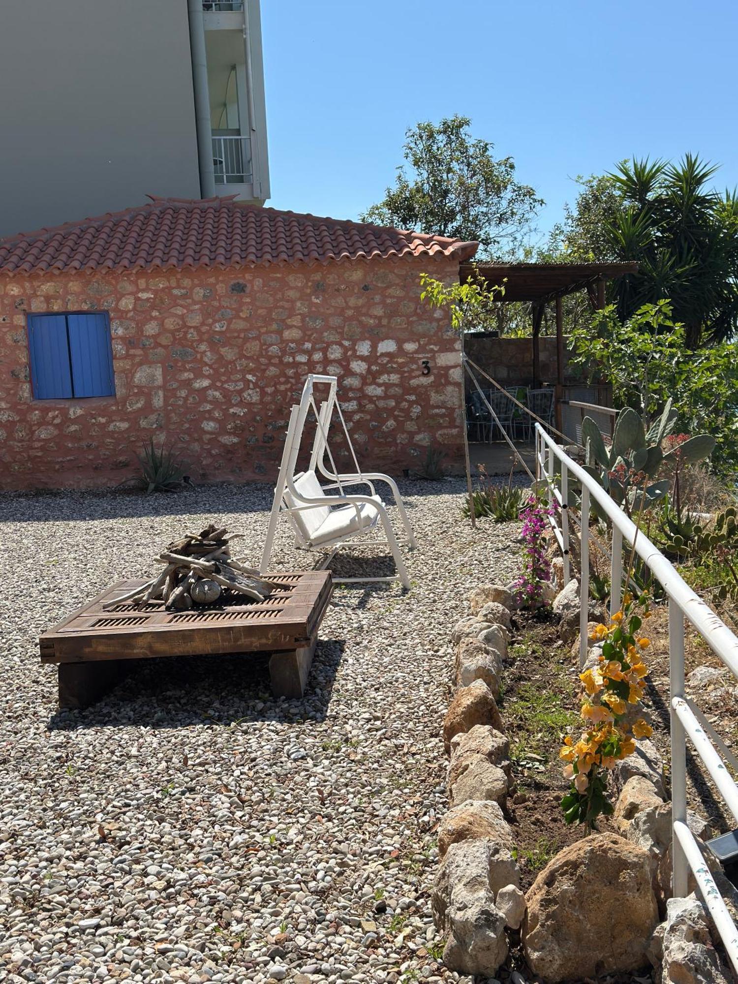 Rocksecret Edge Apartment Kalamata Luaran gambar